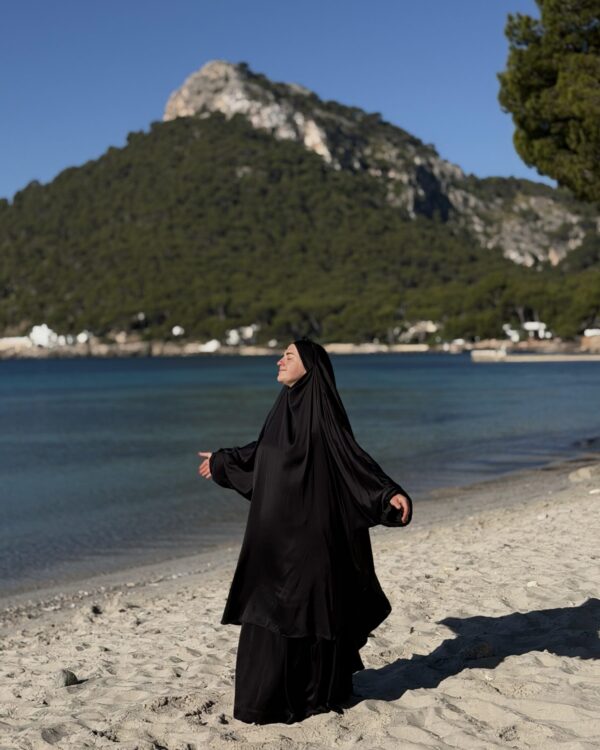 The Signature Jilbab Black