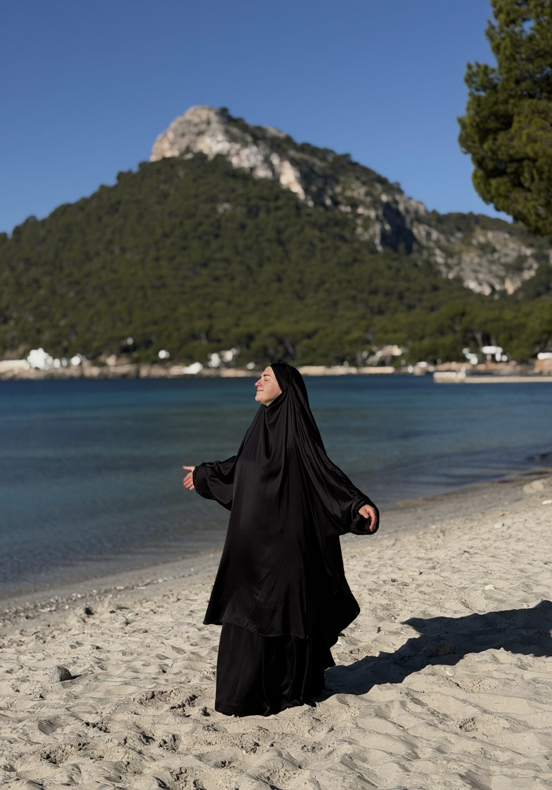 The Signature Jilbab Black